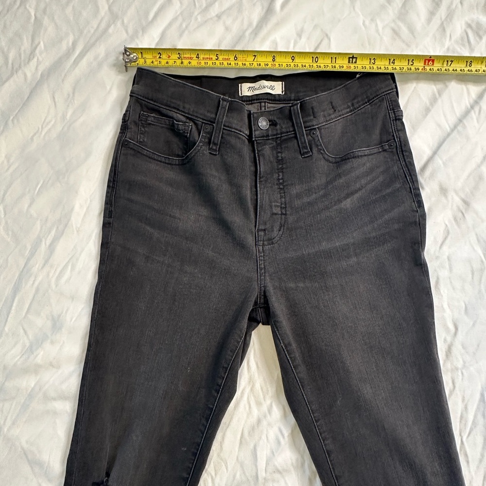 Madewell 9” Mid-Rise Skinny Jeans Black/Charcoal Distressed Raw Hem • Size 28 - Picture 5 of 8